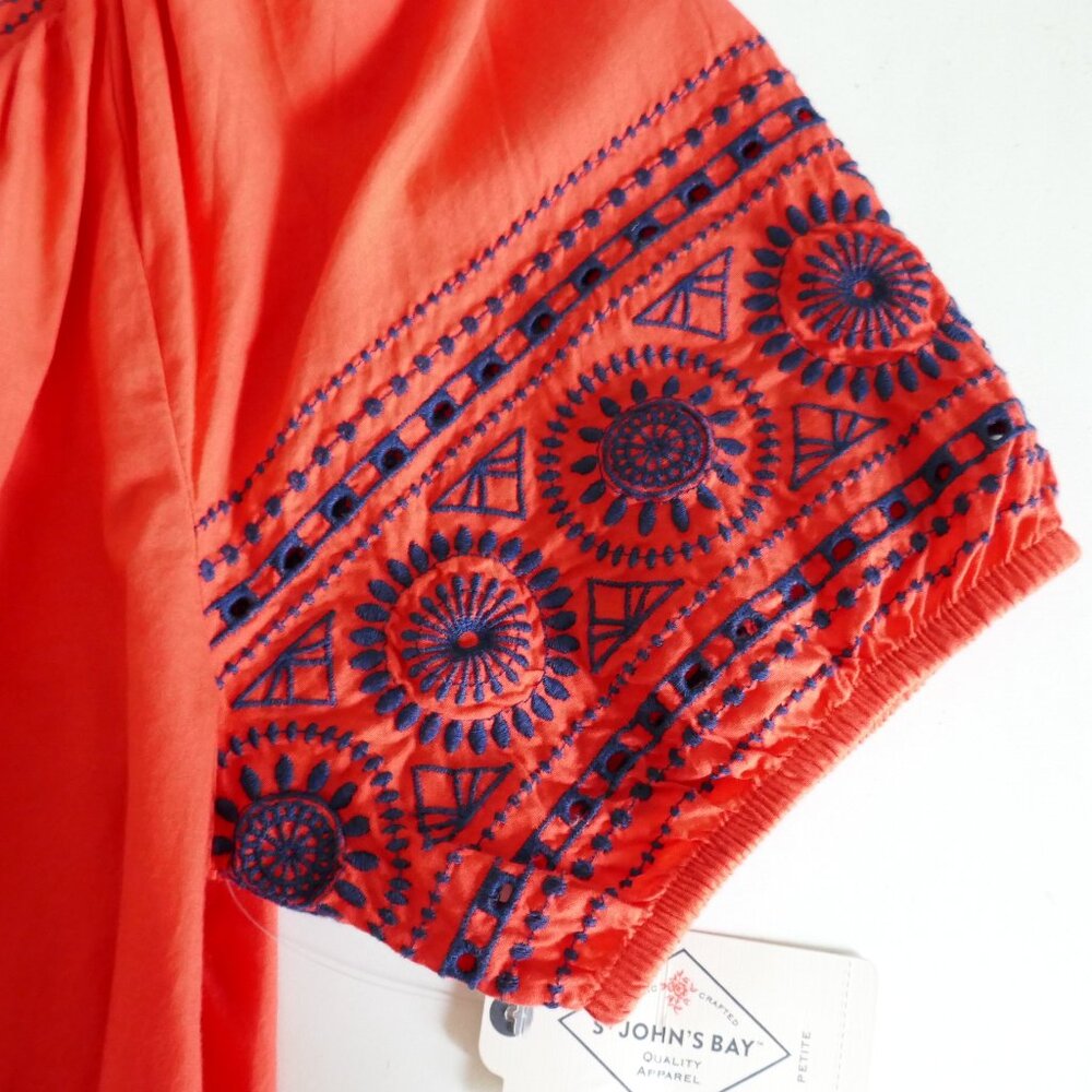 NWT St John's Bay red v-neck relaxed fit blouse embroidered puff sleeves size M - Picture 3 of 4